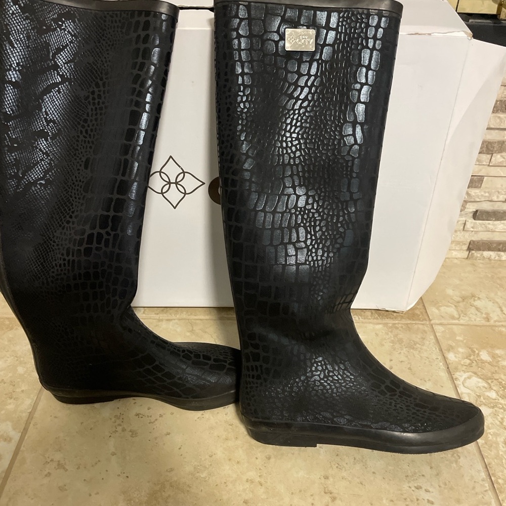 Dav Black Croc Embossed Rain Boots Size 8 Waterproof Tall Boots